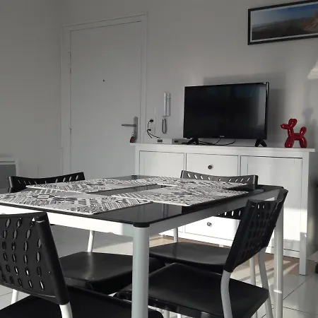 Apartment Proche Avec Parking Et Balcon A - Fr-1-482-58 *